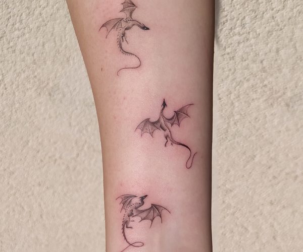 Mikrorealizm - smoki - tatuaż - Lots of Ink Koszalin