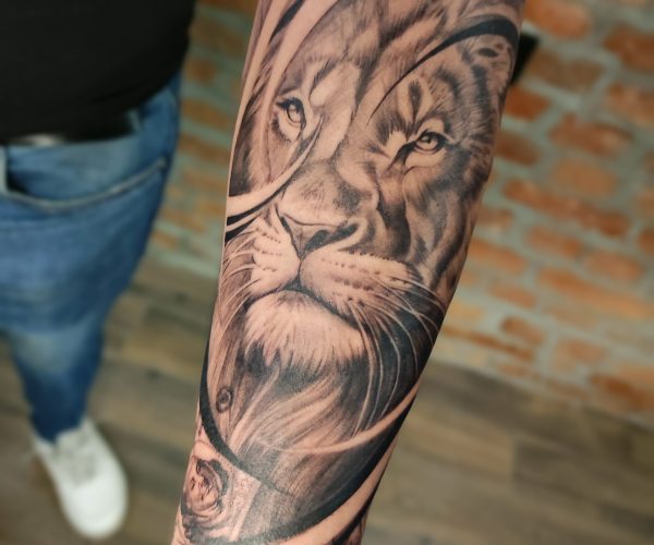 Realizm - Art - Lew - Lots of Ink Koszalin